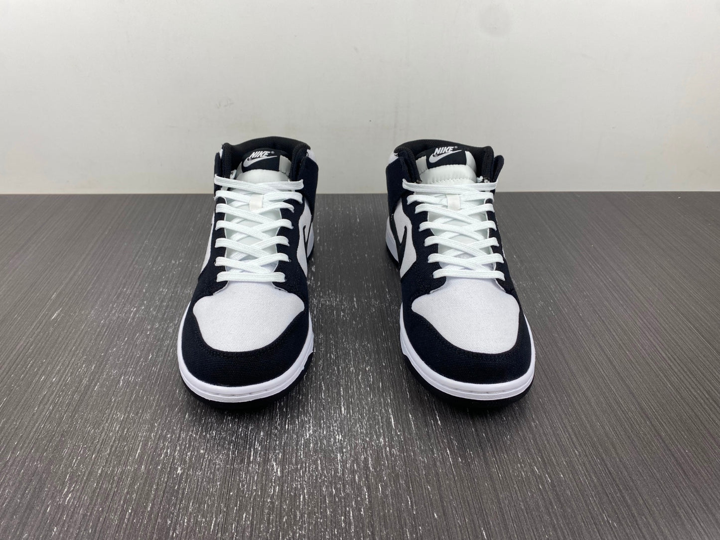 Nike Dunk Mid 'Black-White'