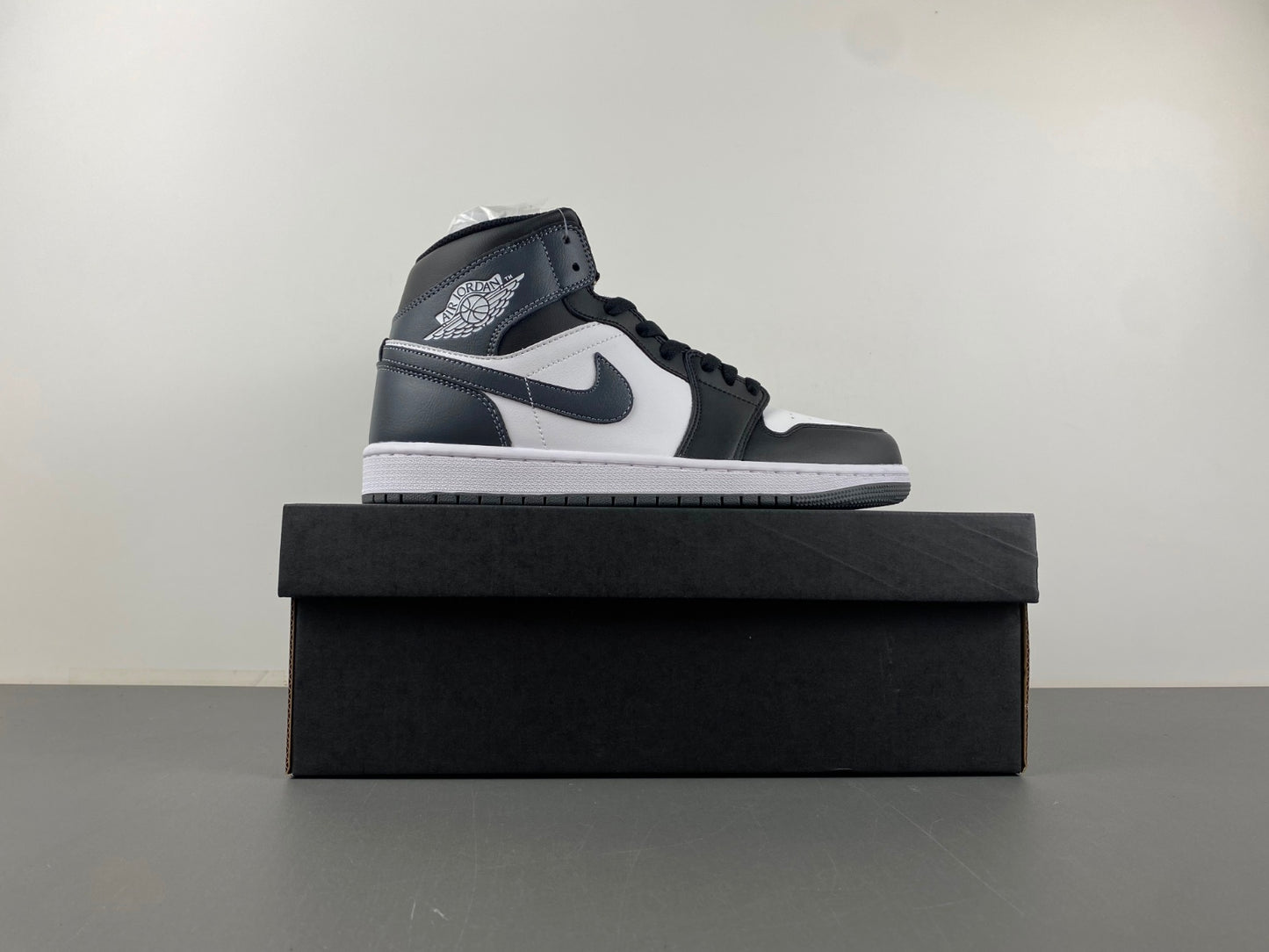 AIR Jordan 1 Mid ' White Black'