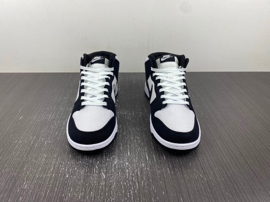 Nike Dunk Mid 'Black-White'