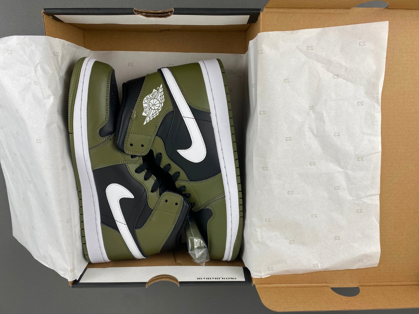Air Jordan 1 Mid 'Medium Olive'