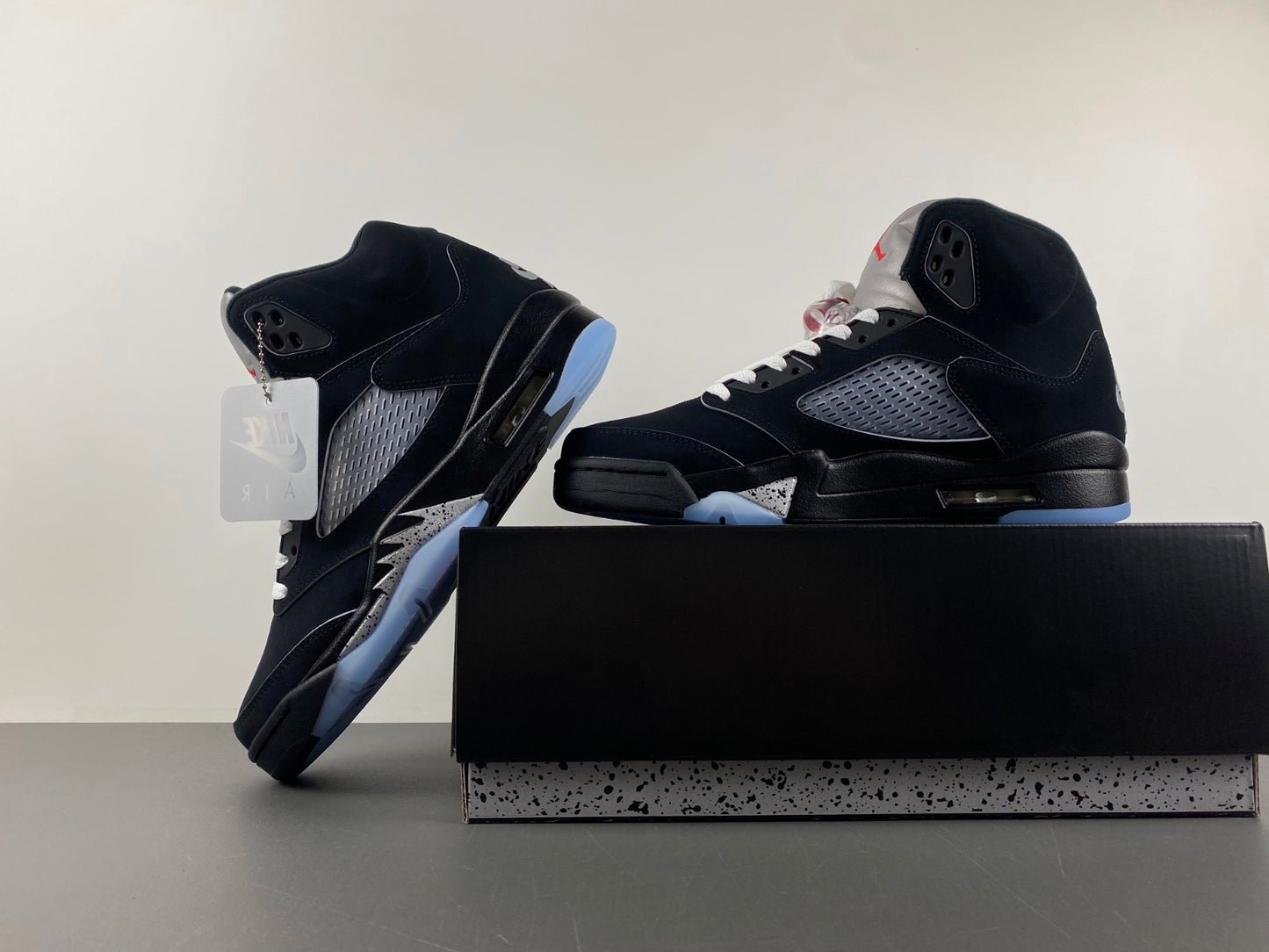 Air Jordan 5 “Black Metallic Reimagined”